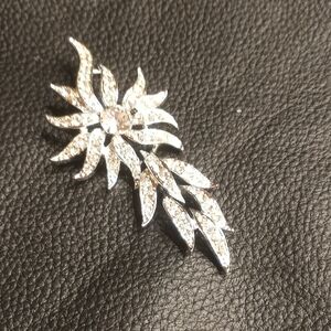1965 Sarah Coventry Articulated Brooch